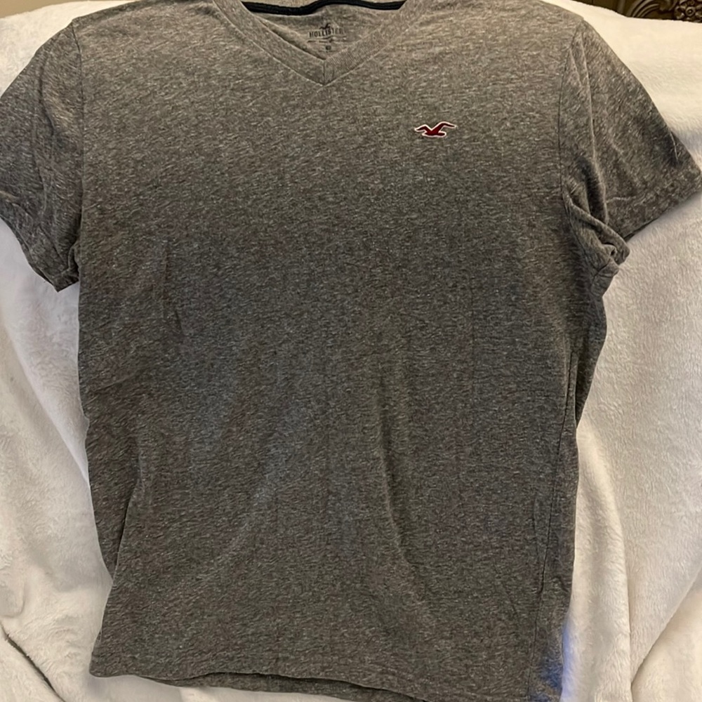 Hollister like new gray V-neck T Shirt